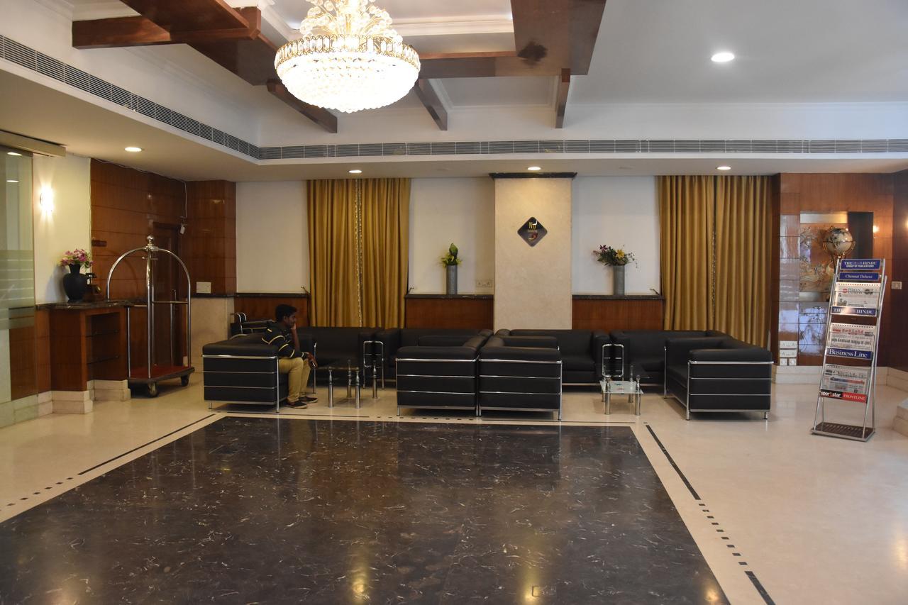 Ulo Chennai Deluxe Hotel Exterior photo